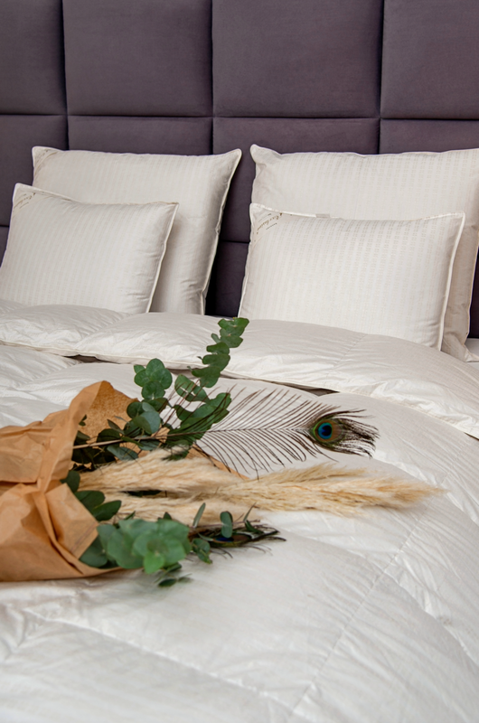 Poduszka 40x60 naturalna puchowa 90% SILVER