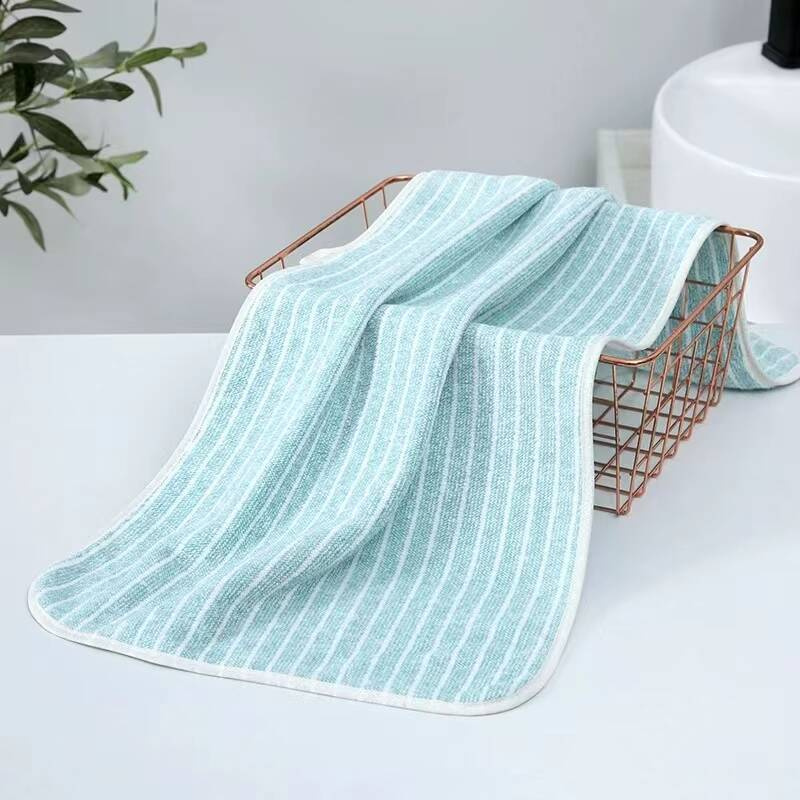 Ręcznik kąpielowy w pasy z mikrofibry 70x140 szybkoschnący zielony miętowy