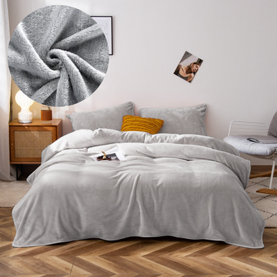 Pościel pluszowa zimowa miś gładka 160x200 3 el. jasna szara K004