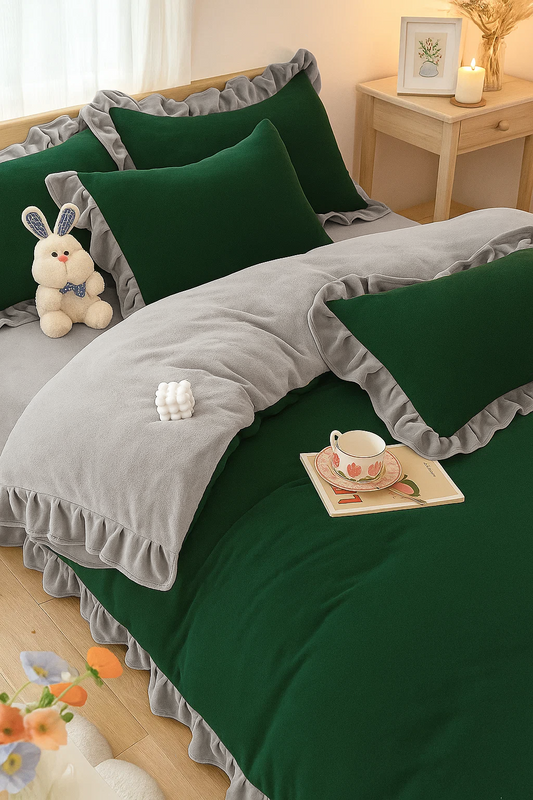 Pościel pluszowa z falbanką zimowa miś 200x220 3 el. zielono-szara nr447